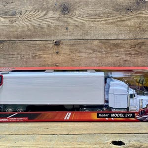 NewRay, fjärrlastbil, Peterbilt modell 379, skala 1:32, gjuten, NIB
