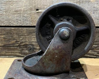 Antique Paysun, Cast Iron Caster, 3W20