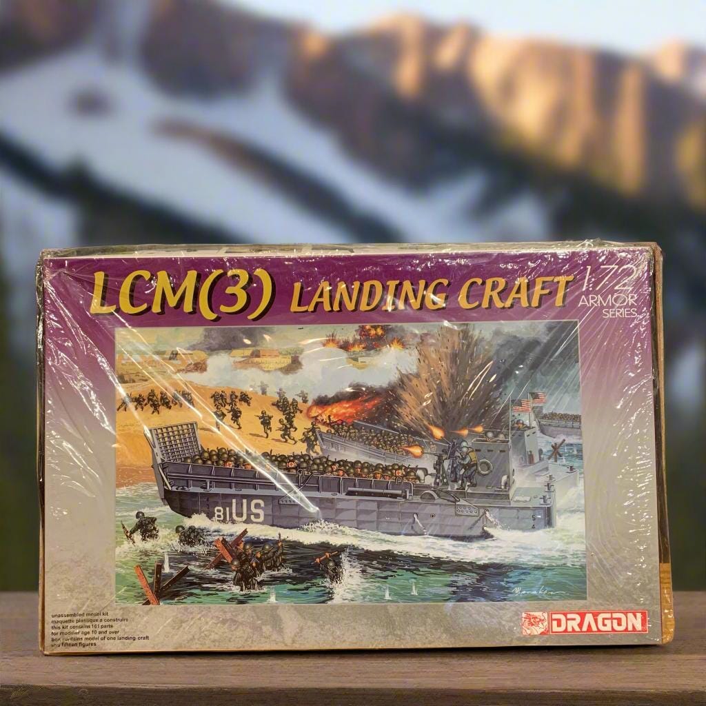 Dragon, LCM(3) Landing Craft, Armor Series, 1:72 Scale, Model Kit