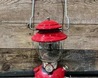 Vintage COLEMAN Lantern Model 222B Peak 1 With Carrying Case