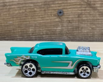 レーシングチャンピオン 1950年代 シボレー コレクタブルカー 新品