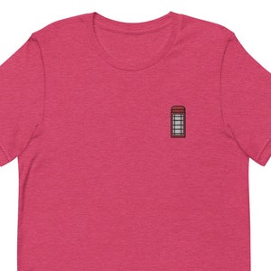 Maglietta unisex con cabina telefonica, maglietta unisex ricamata, regalo per fidanzato e fidanzata, maglietta unisex a maniche corte - vari colori