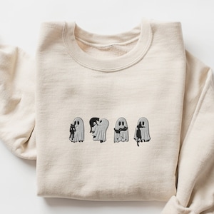 黒猫の刺繍入りゴーストスウェットシャツ｜ハロウィンの不気味な季節にぴったりの猫セーター｜かわいい秋服