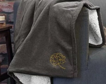 Custom Embroidered Sherpa Blanket: Personalized Fleece Winter Blanket