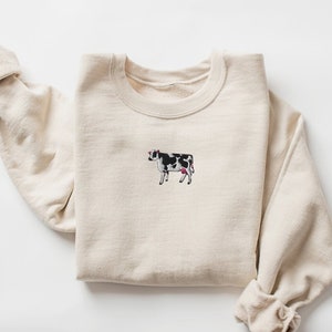 Embroidered Cow Sweatshirt Gift, Cow Lover Crewneck Sweater Gift, Farm Animal Sweatshirt, Cattle Lover Crewneck Sweater Gift Farm Animal