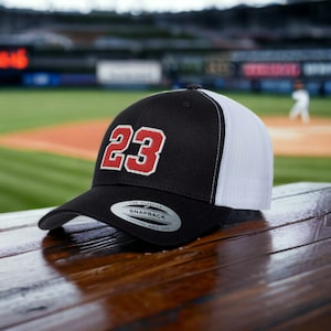 Gorra de camionero personalizada con letras de camiseta deportiva personalizada, gorra de béisbol de malla para atletas universitarios, regalo para hombres y mujeres, número de camiseta universitaria