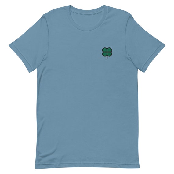刺繍入り四つ葉のクローバーTシャツ：ユニセックスコットンTシャツ