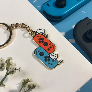 Switch Joycon Cats Gold Hard Enamel Keychain-cute, kawaii, gift, keychain Red//Blue Joycons