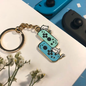 Switch Joycon Cats Gold Hard Enamel Keychain-cute, kawaii, gift, keychain Teal//Blue Joycons