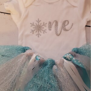 Winter ONEderland 1st Birthday Tutu Outfit, Baby Girl Birthday Outfit, First Birthday Snowflake Outfit Set, Cake Smash Outfit