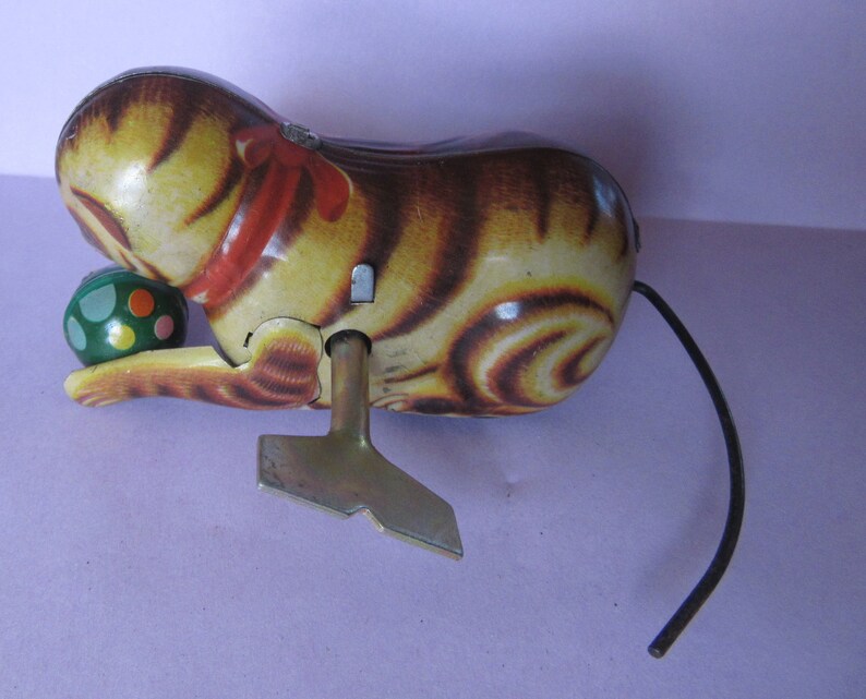 Vintage Tin Toy, Working Wind Up Cat With Ball, Includes Key image 3