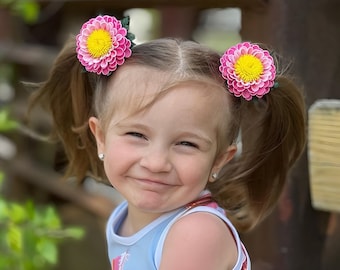 BLUMEN HAARSPANGEN für Mädchen - 2 Stück, rosa Fantasy Daisy, Blumen Haarschmuck, Blumen Kopfschmuck, Blumen Haarteil, Kinder Haarbänder