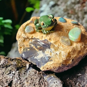 One of a kind - Opal Green Tree Frog on an Australian Potch Piece