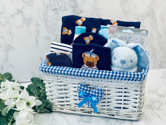 Coffret cadeau bébé, cadeau bébé garçon, panier cadeau baby shower