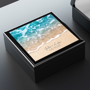 Personalized Keepsake Box - Beach Wedding Gift, Couples Keepsake Box Wood, Ocean Waves, Bride and Groom, Sea Sand, Memory Box, Special Date