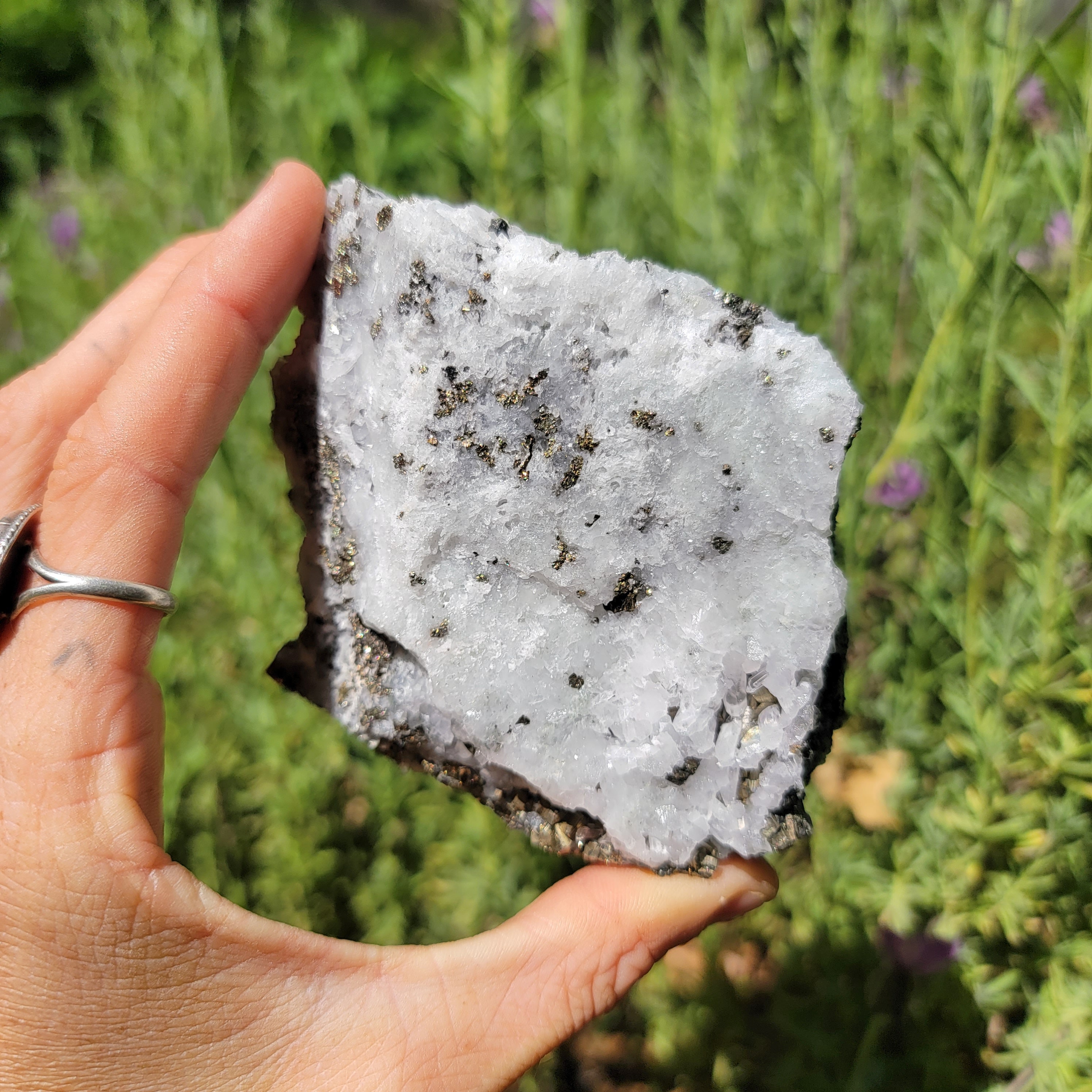 ペルー産ニードルクォーツ+立方晶系黄鉄鉱、天然フールズゴールドと