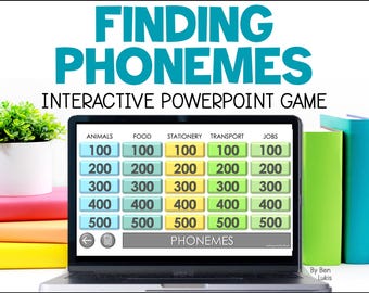 以下が含まれることがあります： 「Finding Phonemes」というPowerPointゲームが表示されたラップトップの画面。ゲームは、「動物」、「食べ物」、「文房具」、「輸送」、「仕事」というラベルの付いた5つの列のグリッドを特徴としています。各列には、100、200、300、400、500という数字が書かれた5つの行があります。このゲームは、生徒が音素について学ぶのを助けるために設計されています。