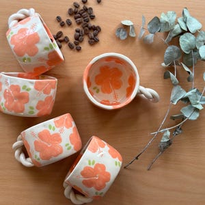 Pomarańczowy hibiskus ręcznie robiony ceramiczny kubek, Ręcznie robiony ceramiczny kubek, Ceramiczny kubek, Ceramiczny kubek, Ręcznie robiony ceramiczny kubek, Ceramiczny prezent, Ręcznie robiony prezent