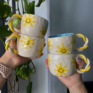 Happy sun mug blue/white twisted handle