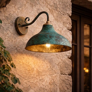Lámpara de pared vintage de exterior de color verde cobre | Aplique rústico marroquí hecho a mano | Iluminación exterior con pátina antigua