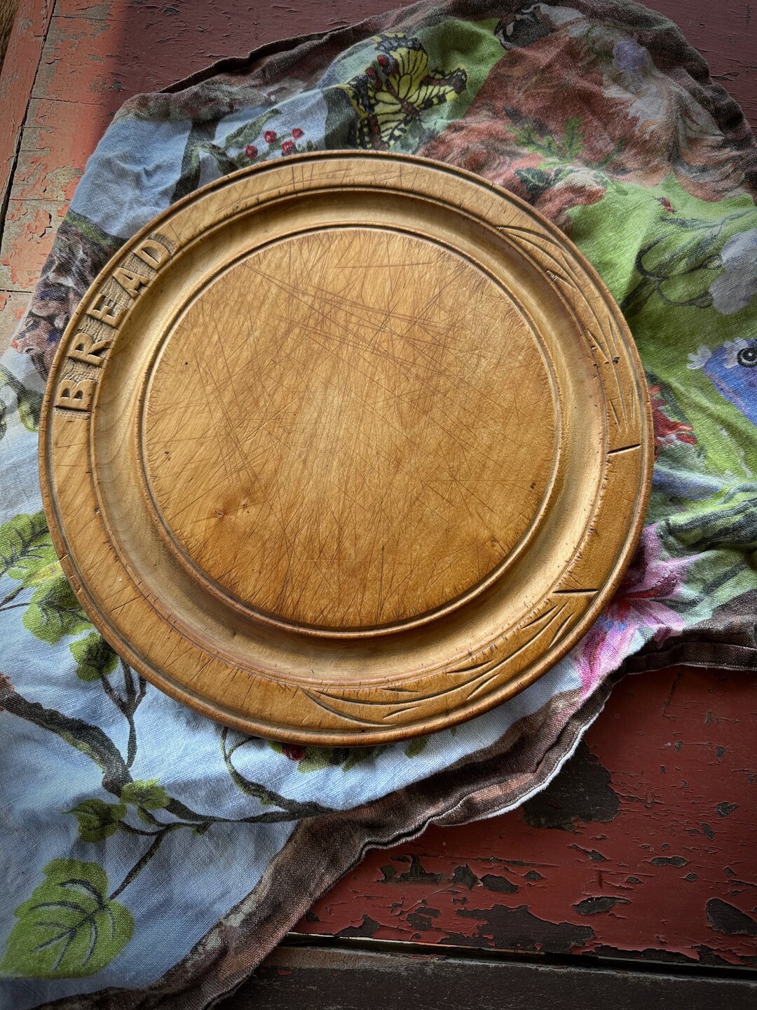 Vintage Round Carved Wood Breadboard / Cutting Board Etsy