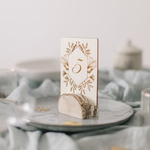 Numéro de table avec base en bouleau | Porte-numéro de table | Titulaire de la carte | Porte-carte de menu | Porte-photos | Bouleau | Support pour cartes de placement