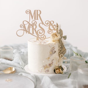 Wedding cake topper | Personalized cake topper | Wooden cake topper | Wedding cake topper with name | Cake topper |