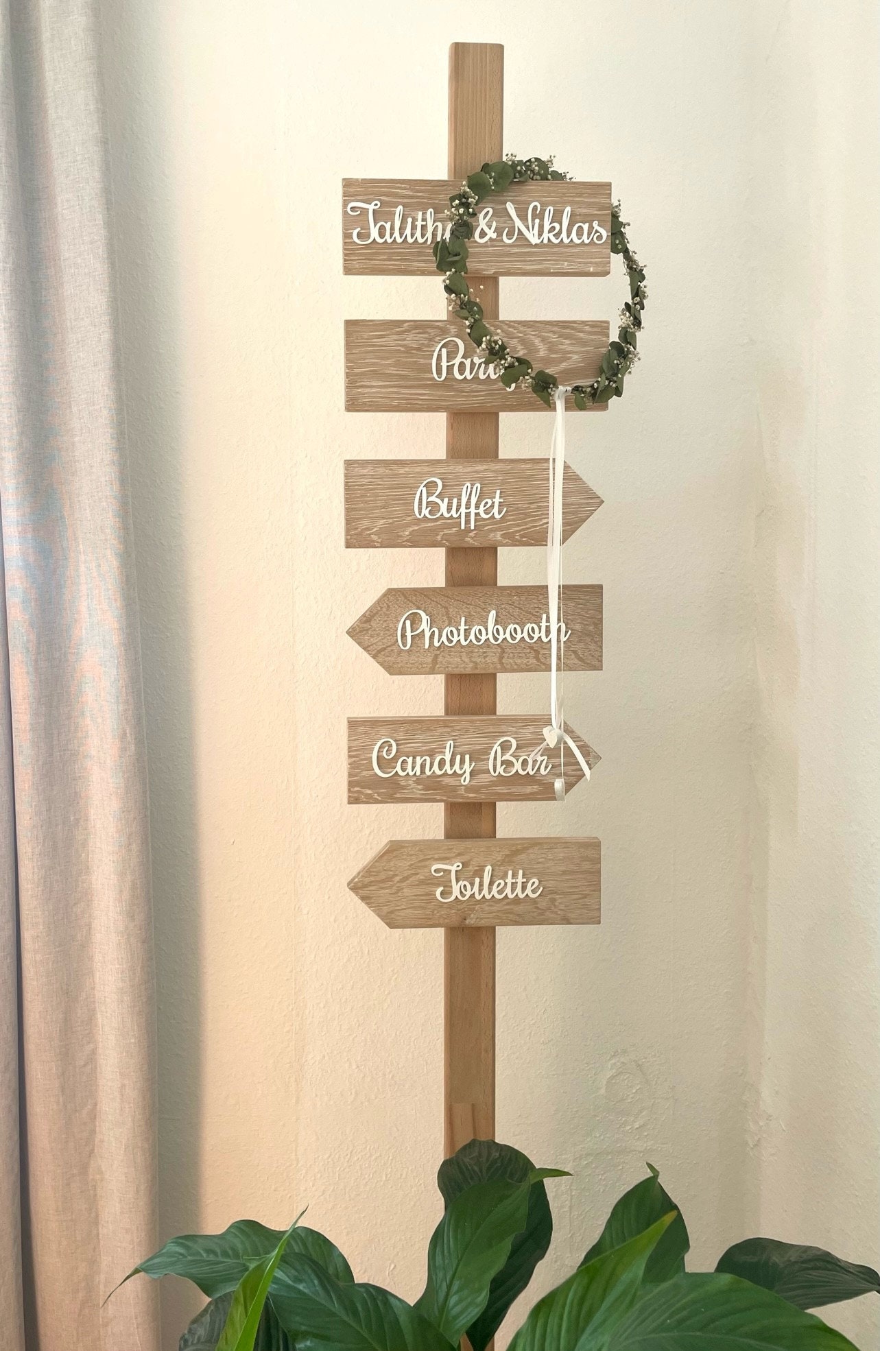 Wedding signs wood | Wedding signs acrylic | Wedding welcome sign | Signposts | Wooden arrows | Wedding signposts |