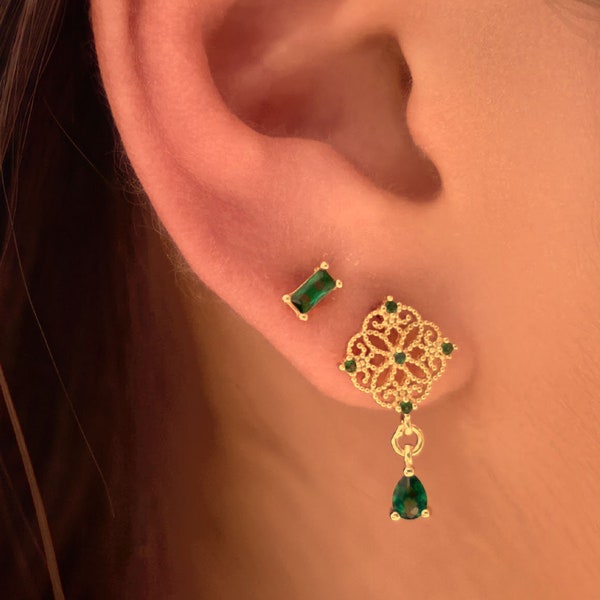 Dainty Gold Emerald Earrings, Tiny Cute Stud Earrings, green stone earrings, tiny studs earrings, minimalist earrings, 14k gold earrings