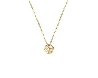 Dainty Cube Necklace with Diamond Inside, Gold Cube necklace, Cube Pendant Rhinestone Crystal Chain Necklace, Dainty necklace with Crystal,