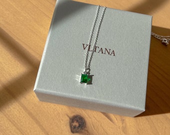 Emerald green necklace,  Silver emerald necklace, Green Rectangular Pendant, Thin silver chain, Emerald necklaces for Bridesmaid gift