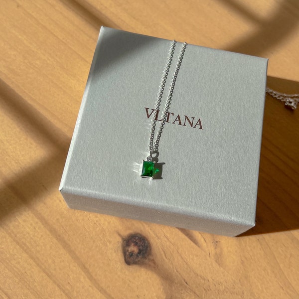 Emerald green necklace,  Silver emerald necklace, Green Rectangular Pendant, Thin silver chain, Emerald necklaces for Bridesmaid gift