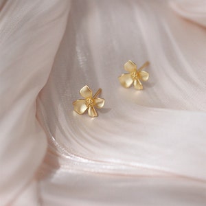 Dainty Lily Earrings, Golden Lily Flower Earrings, Gold flower earring, Dainty Earrings for Women, Gold bridesmaid earring image 7