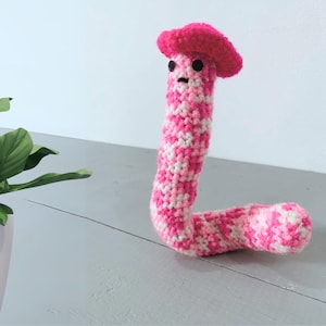 Worm Amigurumi Crochet Pattern, Shelby the Worm Amigurumi Crochet Pattern PDF
