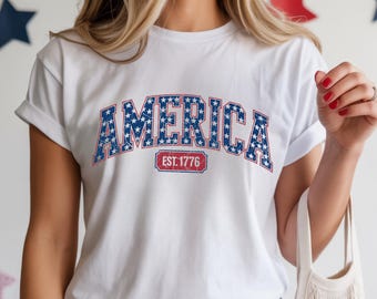 America Land Of The Free Shirt, Cute Coquette 4th of July Tee, Floral Patriotic Shirt, Vintage Red White and Blue Women Western USA Clothing
