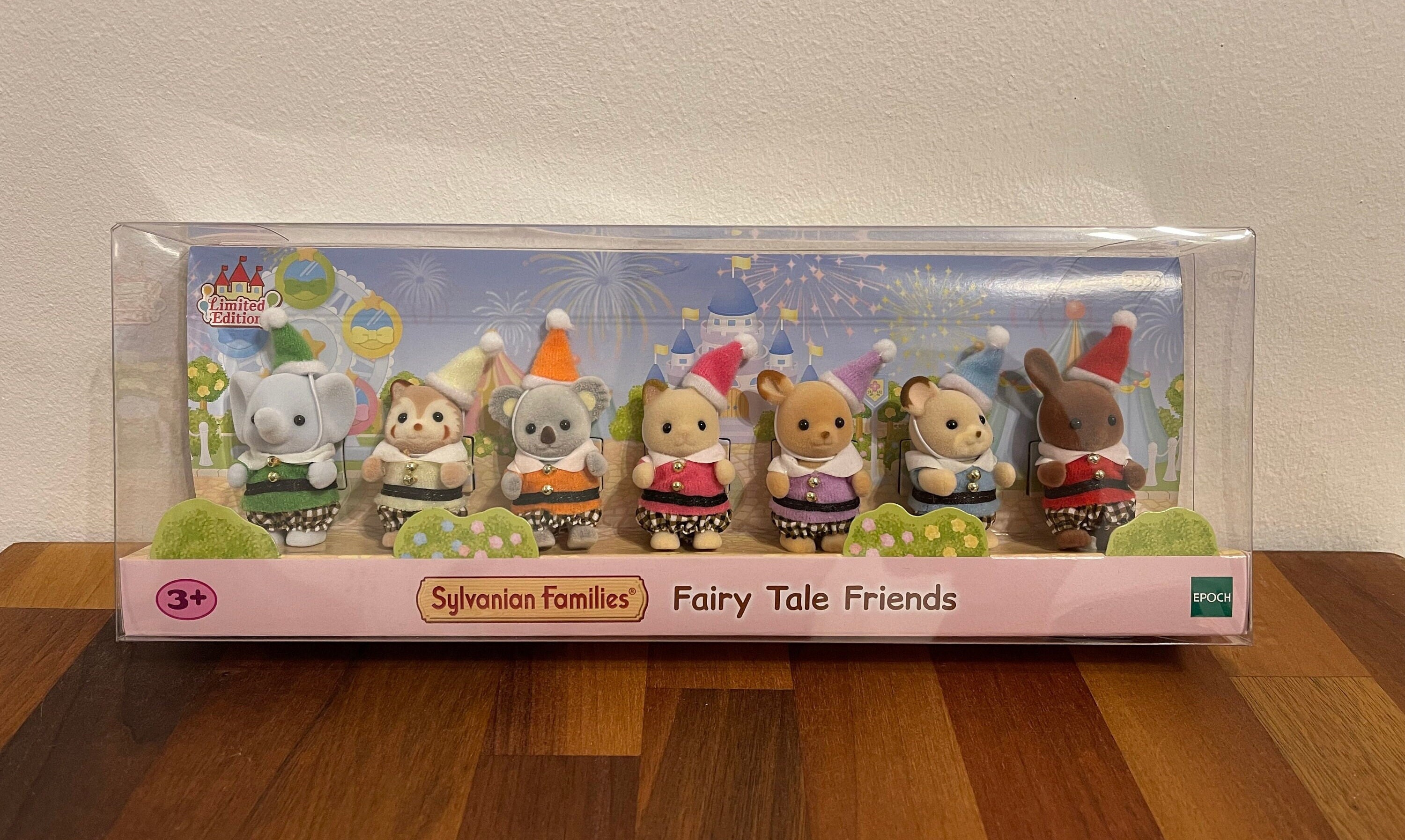 Sylvanian Families Happy Christmas Friends Set