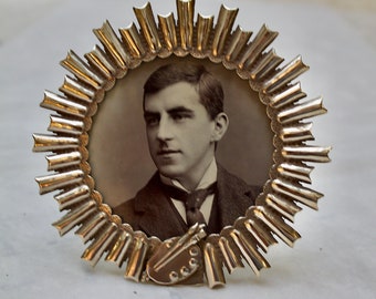 Unusual Circular Sunburst Vintage Photo Frame