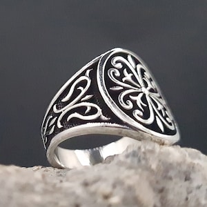 Handmade Sterling Silver Signet Ring for Men: Embroidered Design