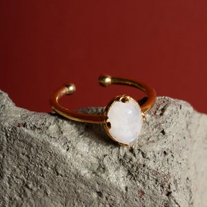 Handcrafted Moonstone Ring: 925 Sterling Silver Minimalist Jewelry
