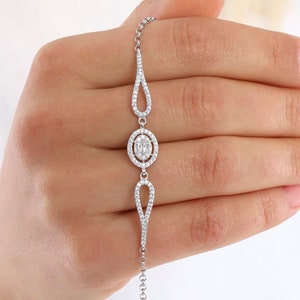 Solitaire Silver Chain Bracelet, Dainty Bracelet, Silver Bracelet, Delicate Bracelet, Tiny bracelet, Dainty Jewelry, Gift for Her