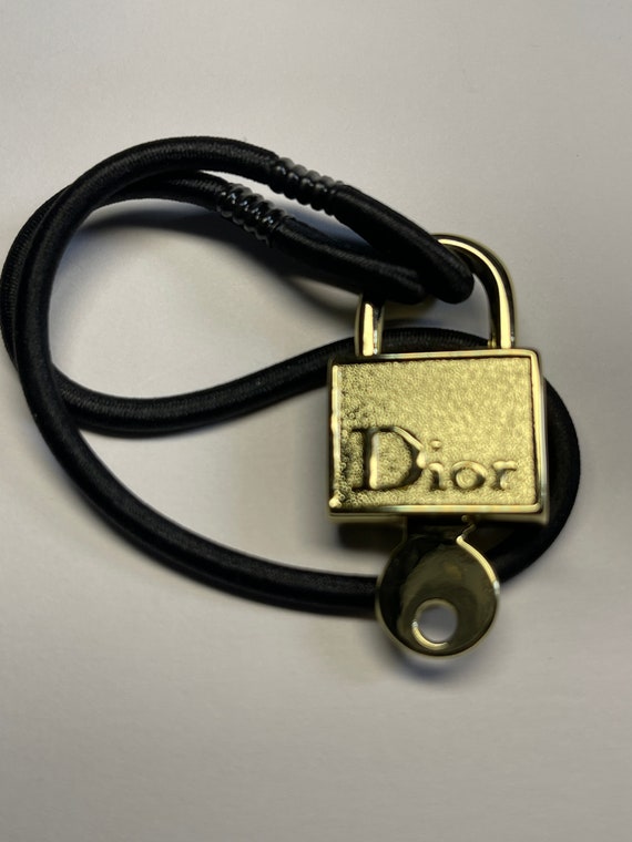 dior lock choker