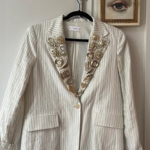 The Madelyn Brooch Blazer | vintage brooches, brooch blazer, vintage gray blazer, oversized blazer, wearable art, statement piece