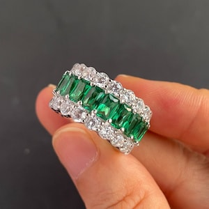 Emerald platinum ring, classic design with the circular setting,  gift for her