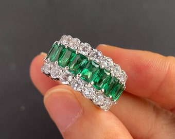 Emerald platinum ring, classic design with the circular setting,  gift for her