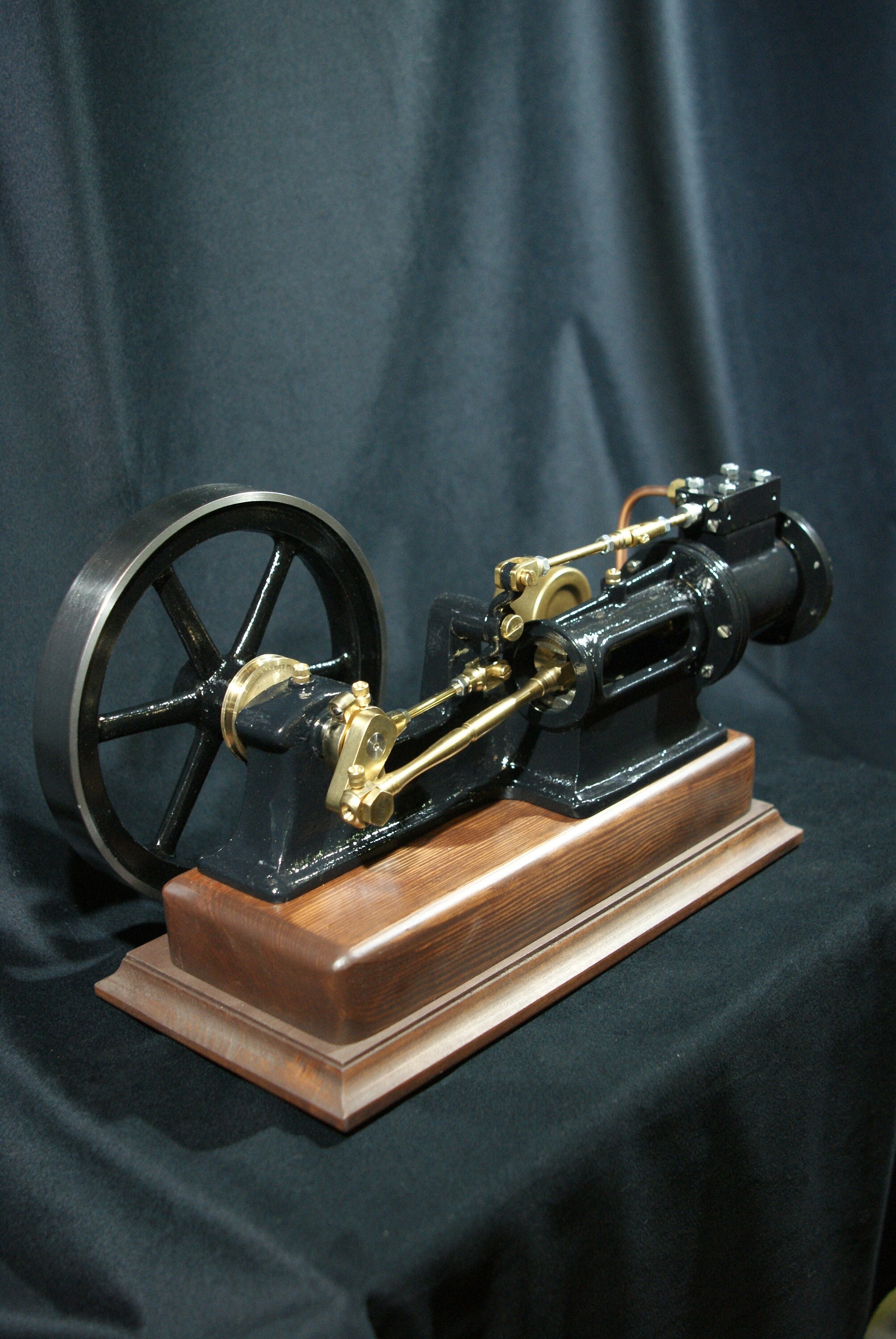 Horizontal model of a steam engine