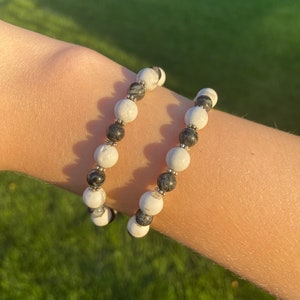 Black and White Marble with White Cat Eye Beaded Bracelet