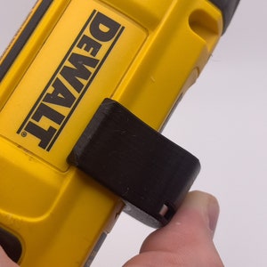 Magnetic Bit Holder for 8V DeWALT DCF682 / DCF680 Screwdriver - VERTIBIT image 5