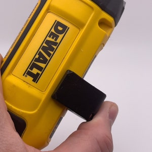 Magnetic Bit Holder for 8V DeWALT DCF682 / DCF680 Screwdriver - VERTIBIT image 4