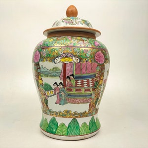 Chinese famille rose temple vase decorated with figures and flowers // 20th century