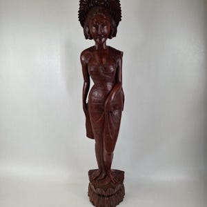 Large XL statue of a female dancer // Bali - Indonesia - 20th century